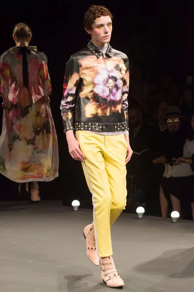 Look 29